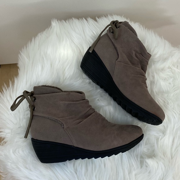 EUC serene island faux suede booties w/ tie detail - Picture 13 of 13